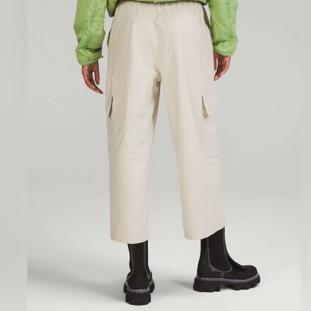 NWT Women's Lululemon Beige Cargo Pants